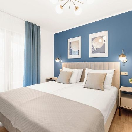 Apartments Villa Ana โปเรช ภายนอก รูปภาพ